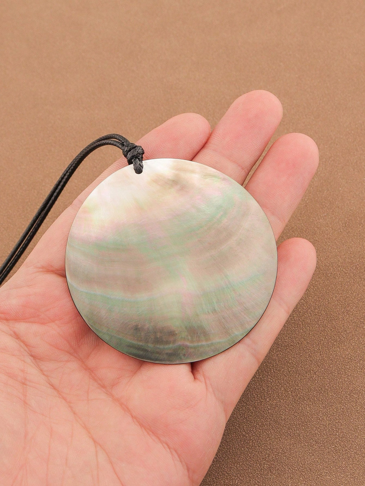 Large Shell Pendant Necklace – Natural Mother of Pearl