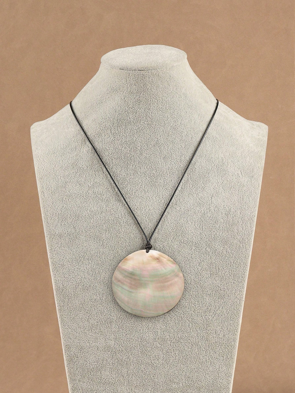 Large Shell Pendant Necklace – Natural Mother of Pearl